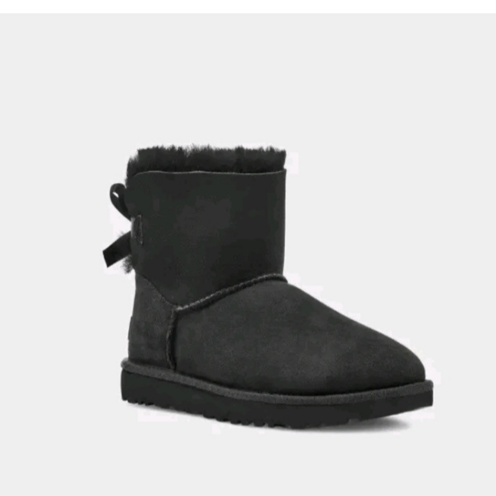 Ugg mini baily bow tie black size 10 Brand New Box